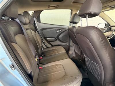 2010 Hyundai TUCSON Limited   - Photo 8 - Newark, IL 60541