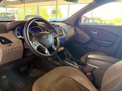 2010 Hyundai TUCSON Limited   - Photo 6 - Newark, IL 60541