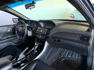 2016 Honda Accord Sport   - Photo 6 - Newark, IL 60541