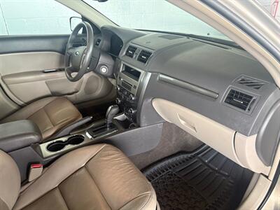 2010 Ford Fusion SEL   - Photo 8 - Newark, IL 60541