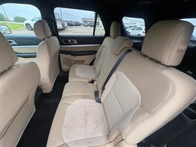 2017 Ford Explorer XLT - Photo 6 - Newark, IL 60541