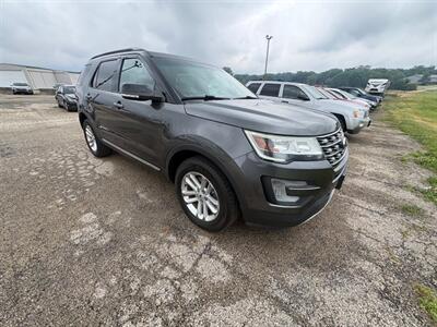 2017 Ford Explorer XLT - Photo 4 - Newark, IL 60541
