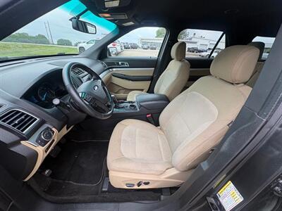 2017 Ford Explorer XLT - Photo 5 - Newark, IL 60541