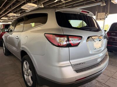 2017 Chevrolet Traverse LT - Photo 3 - Newark, IL 60541