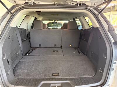 2017 Chevrolet Traverse LT - Photo 7 - Newark, IL 60541