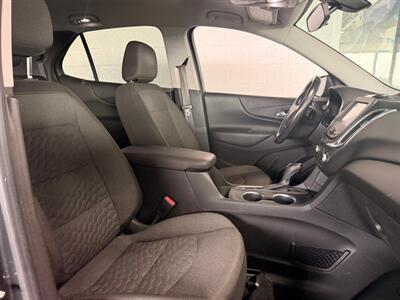 2018 Chevrolet Equinox LT   - Photo 6 - Newark, IL 60541