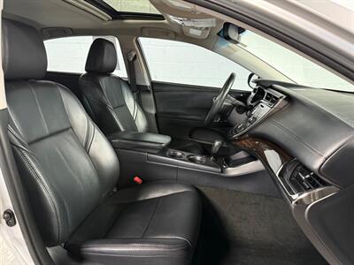 2013 Toyota Avalon Hybrid XLE Touring   - Photo 9 - Newark, IL 60541