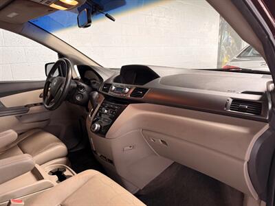 2012 Honda Odyssey EX-L   - Photo 12 - Newark, IL 60541
