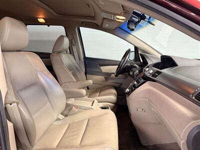 2012 Honda Odyssey EX-L   - Photo 13 - Newark, IL 60541