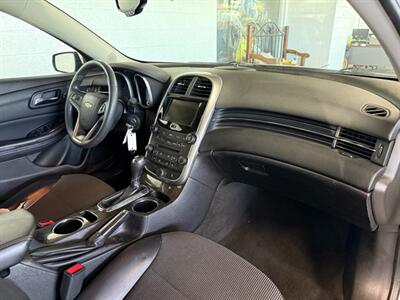 2015 Chevrolet Malibu LT   - Photo 7 - Newark, IL 60541
