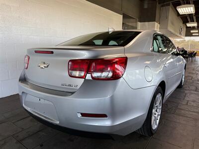 2015 Chevrolet Malibu LT   - Photo 6 - Newark, IL 60541
