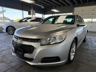 2015 Chevrolet Malibu LT   - Photo 3 - Newark, IL 60541