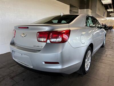 2015 Chevrolet Malibu LT   - Photo 4 - Newark, IL 60541