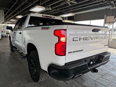 2021 Chevrolet Silverado 1500 Custom Trail Boss   - Photo 3 - Newark, IL 60541