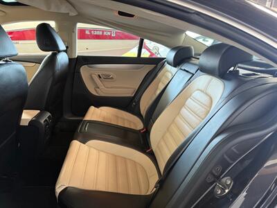 2010 Volkswagen CC Luxury   - Photo 11 - Newark, IL 60541