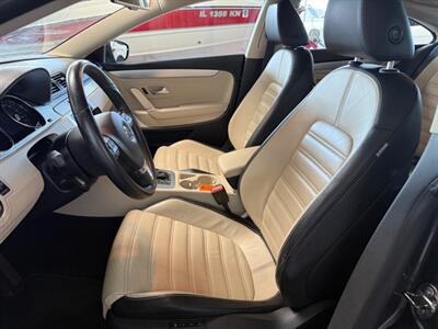 2010 Volkswagen CC Luxury   - Photo 8 - Newark, IL 60541