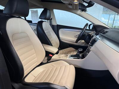 2010 Volkswagen CC Luxury   - Photo 9 - Newark, IL 60541