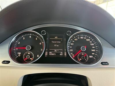 2010 Volkswagen CC Luxury   - Photo 14 - Newark, IL 60541
