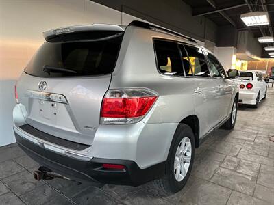 2013 Toyota Highlander Limited   - Photo 4 - Newark, IL 60541