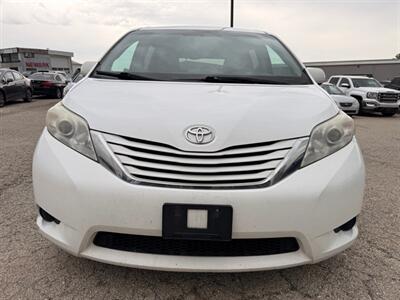 2017 Toyota Sienna LE 7-Passenger Auto   - Photo 2 - Newark, IL 60541