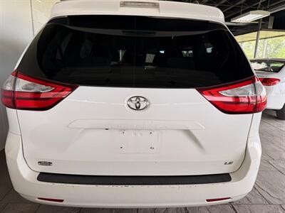 2017 Toyota Sienna LE 7-Passenger Auto   - Photo 4 - Newark, IL 60541