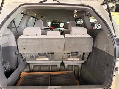 2017 Toyota Sienna LE 7-Passenger Auto   - Photo 11 - Newark, IL 60541