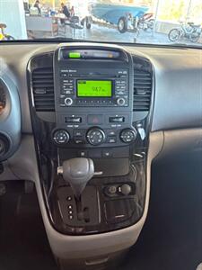 2012 Kia Sedona EX   - Photo 8 - Newark, IL 60541