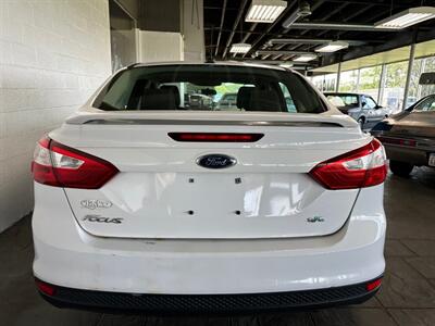 2012 Ford Focus SE   - Photo 6 - Newark, IL 60541