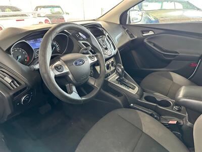 2012 Ford Focus SE   - Photo 7 - Newark, IL 60541