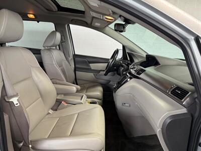 2015 Honda Odyssey EX-L w/Navi   - Photo 8 - Newark, IL 60541