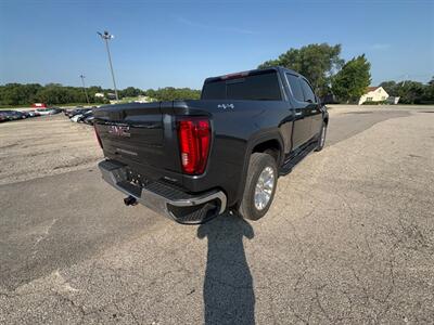 2020 GMC Sierra 1500 SLT - Photo 2 - Newark, IL 60541