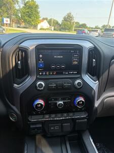 2020 GMC Sierra 1500 SLT - Photo 8 - Newark, IL 60541