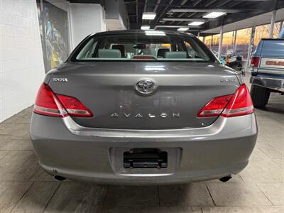 2006 Toyota Avalon Limited   - Photo 4 - Newark, IL 60541