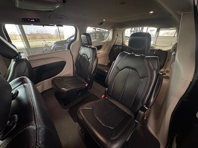 2018 Chrysler Pacifica Touring L   - Photo 7 - Newark, IL 60541