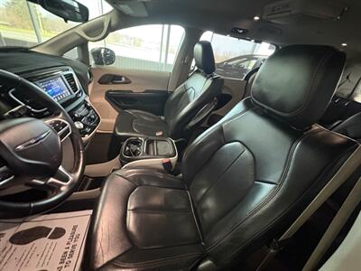 2018 Chrysler Pacifica Touring L   - Photo 6 - Newark, IL 60541
