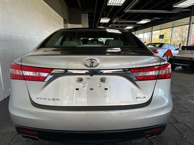 2014 Toyota Avalon XLE   - Photo 4 - Newark, IL 60541