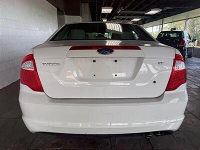 2011 Ford Fusion SE   - Photo 6 - Newark, IL 60541