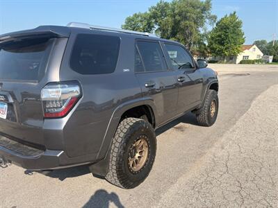2014 Toyota 4Runner SR5 - Photo 4 - Newark, IL 60541