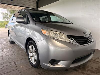 2013 Toyota Sienna LE 7-Passenger Auto Van