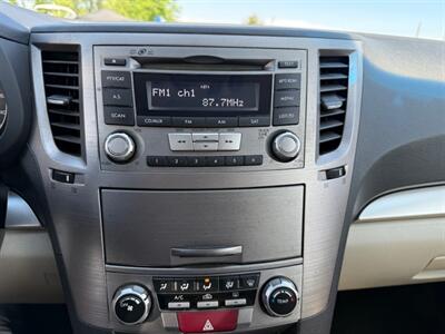 2013 Subaru Outback 2.5i Premium   - Photo 13 - Newark, IL 60541