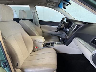 2013 Subaru Outback 2.5i Premium   - Photo 9 - Newark, IL 60541
