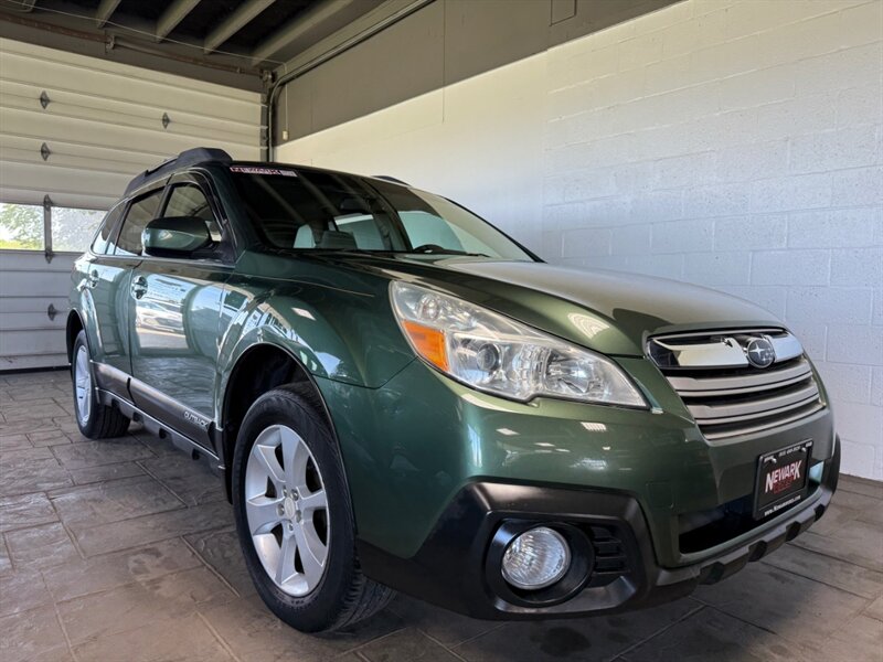 2013 Subaru Outback 2.5i Premium - Photo 1 - Newark, IL 60541