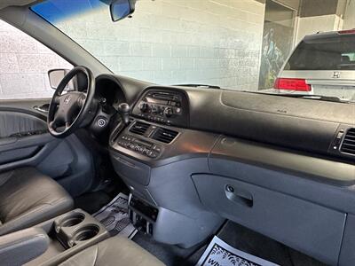 2006 Honda Odyssey EX-L w/DVD   - Photo 16 - Newark, IL 60541