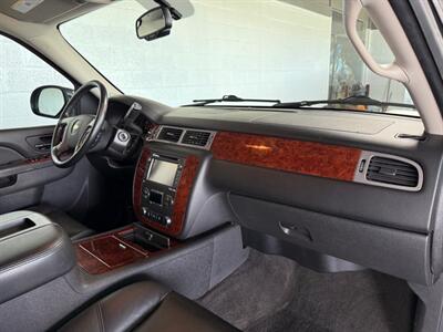 2012 Chevrolet Suburban LTZ 1500   - Photo 12 - Newark, IL 60541