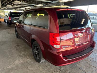 2017 Dodge Grand Caravan SXT   - Photo 3 - Newark, IL 60541