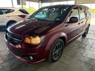 2017 Dodge Grand Caravan SXT   - Photo 4 - Newark, IL 60541