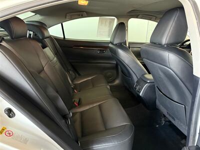 2015 Lexus ES - Photo 11 - Newark, IL 60541
