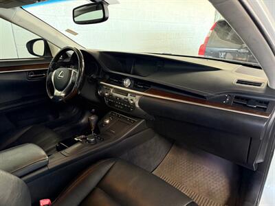 2015 Lexus ES - Photo 7 - Newark, IL 60541