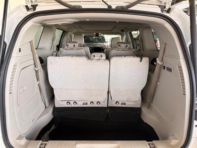 2018 Chrysler Pacifica Limited   - Photo 12 - Newark, IL 60541
