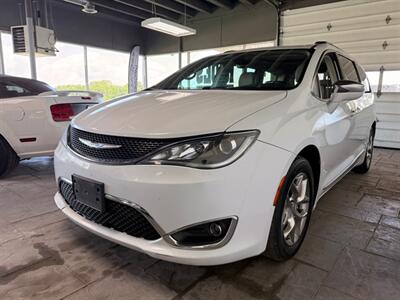 2018 Chrysler Pacifica Limited   - Photo 3 - Newark, IL 60541